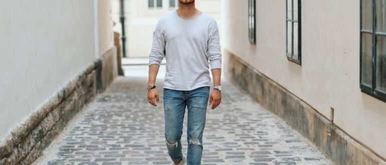 С чем носить мужские джинсы: стильные решения